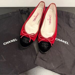 CHANEL Women's Red and Black Velvet Ballet Flats